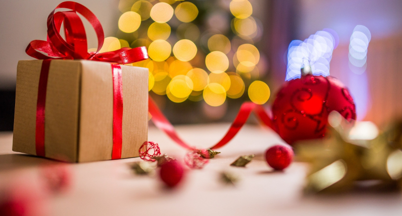 Julekugler og julegaver